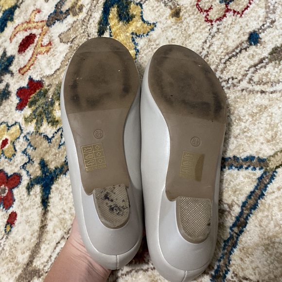 light tan kitten heel shoe - Picture 4 of 4